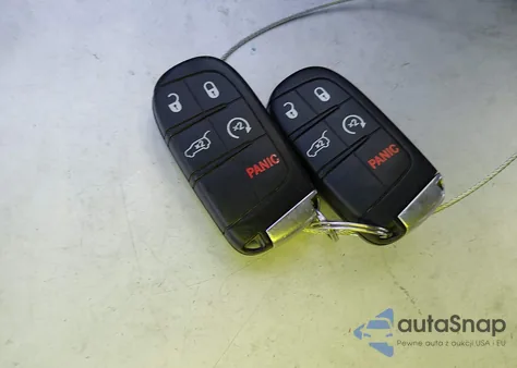 2017 Jeep Grand Cherokee Overland 4X4 z USA, uszkodzony, nr VIN 1C4RJFCG4HC815604